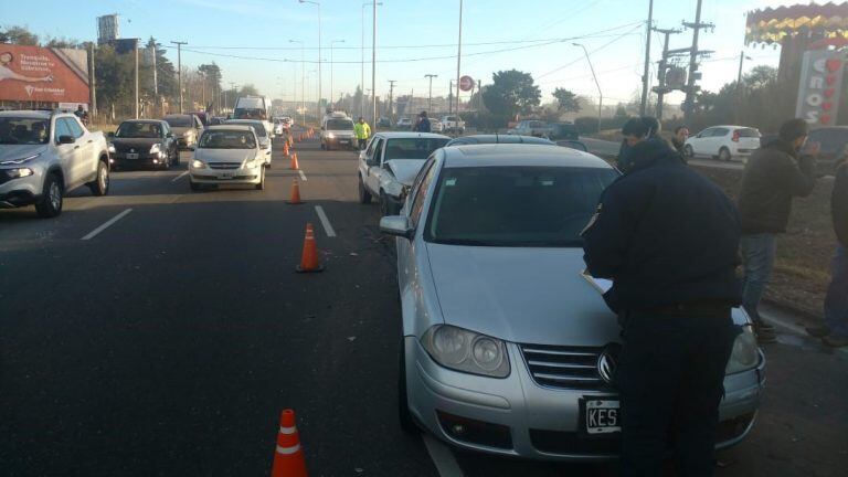 Choque en cadena en avenida La Voz del Interior.