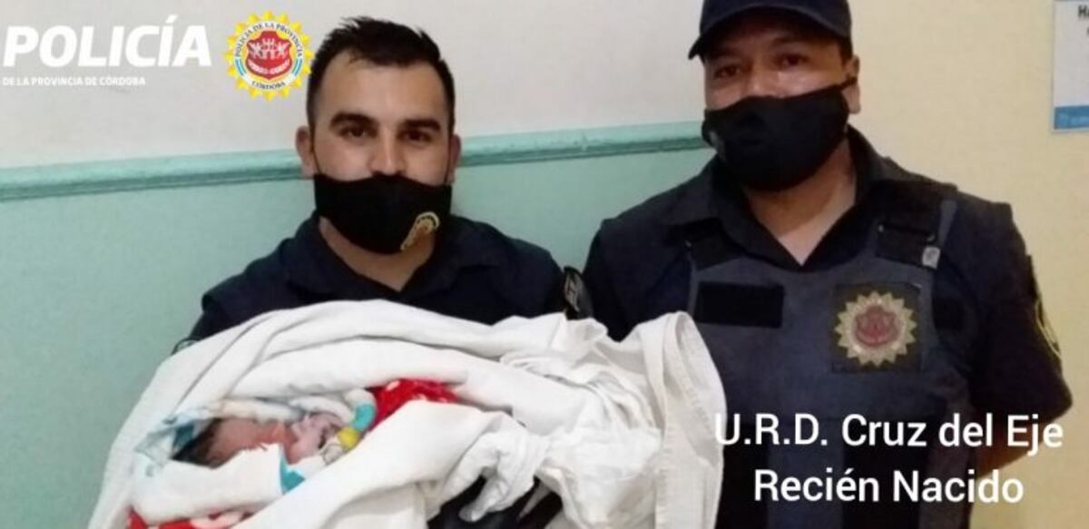 Efectivos de la Policía de Córdoba ayudaron a dar a luz a una mujer en su casa