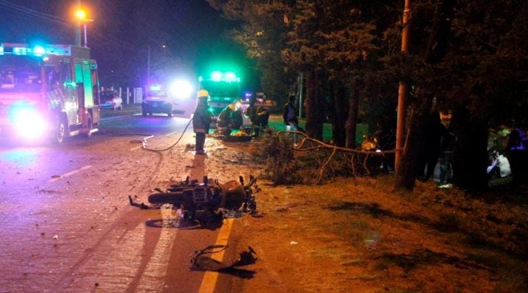 Tanto el auto como la moto circulaban en el mismo sentido (Infopico)