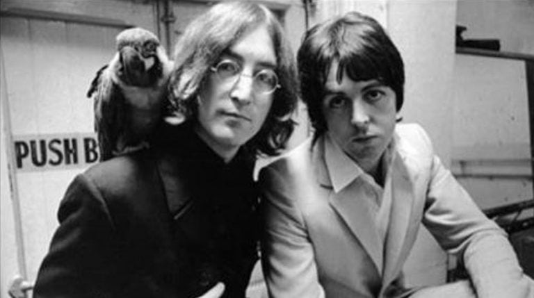 John Lennon y Paul McCartney.