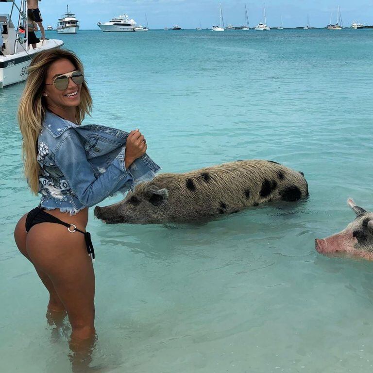 Claudia Ciardone posó de espaldas en en mar  (Foto: Instagram/ @clauciardone)