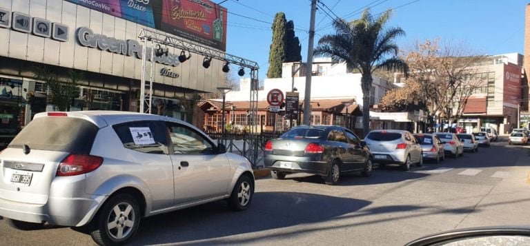 Masiva caravana de autos por Andrea Castana en Carlos Paz, el pasado 11 de julio.