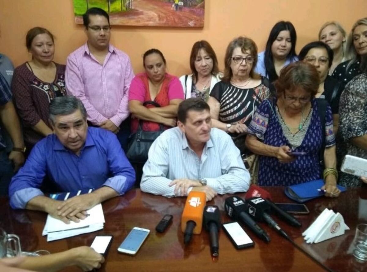 Adolfo Safrán explicó beneficios para los docentes en la paritaria