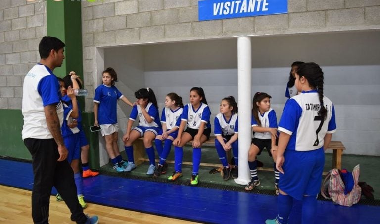 caleta olivia fútbol femenino