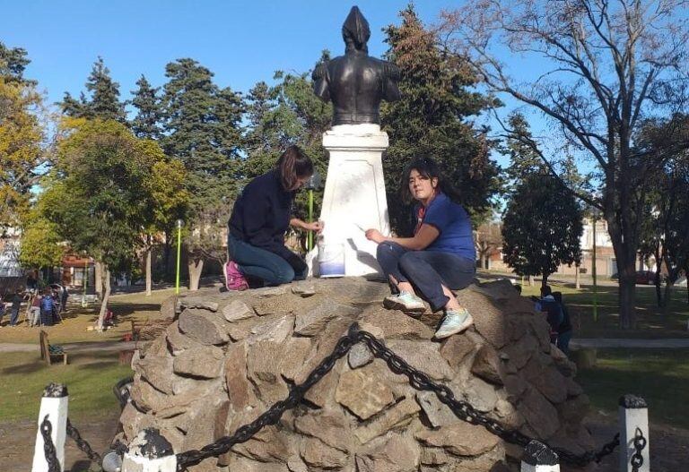 Monumento de la Plaza Armada Argentina del Barrio Göttling