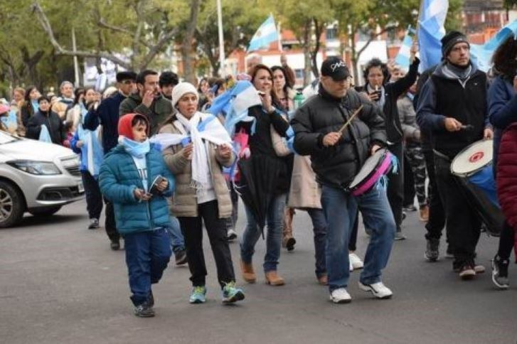 Médicos de Corrientes encabezaron una marcha en contra del aborto. (Foto: El Litoral)