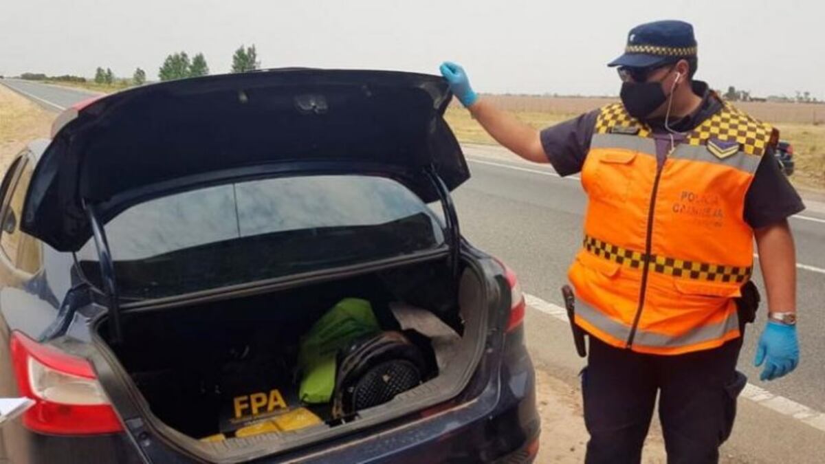 Las detuvieron por drogas y amenazaron a la Policía