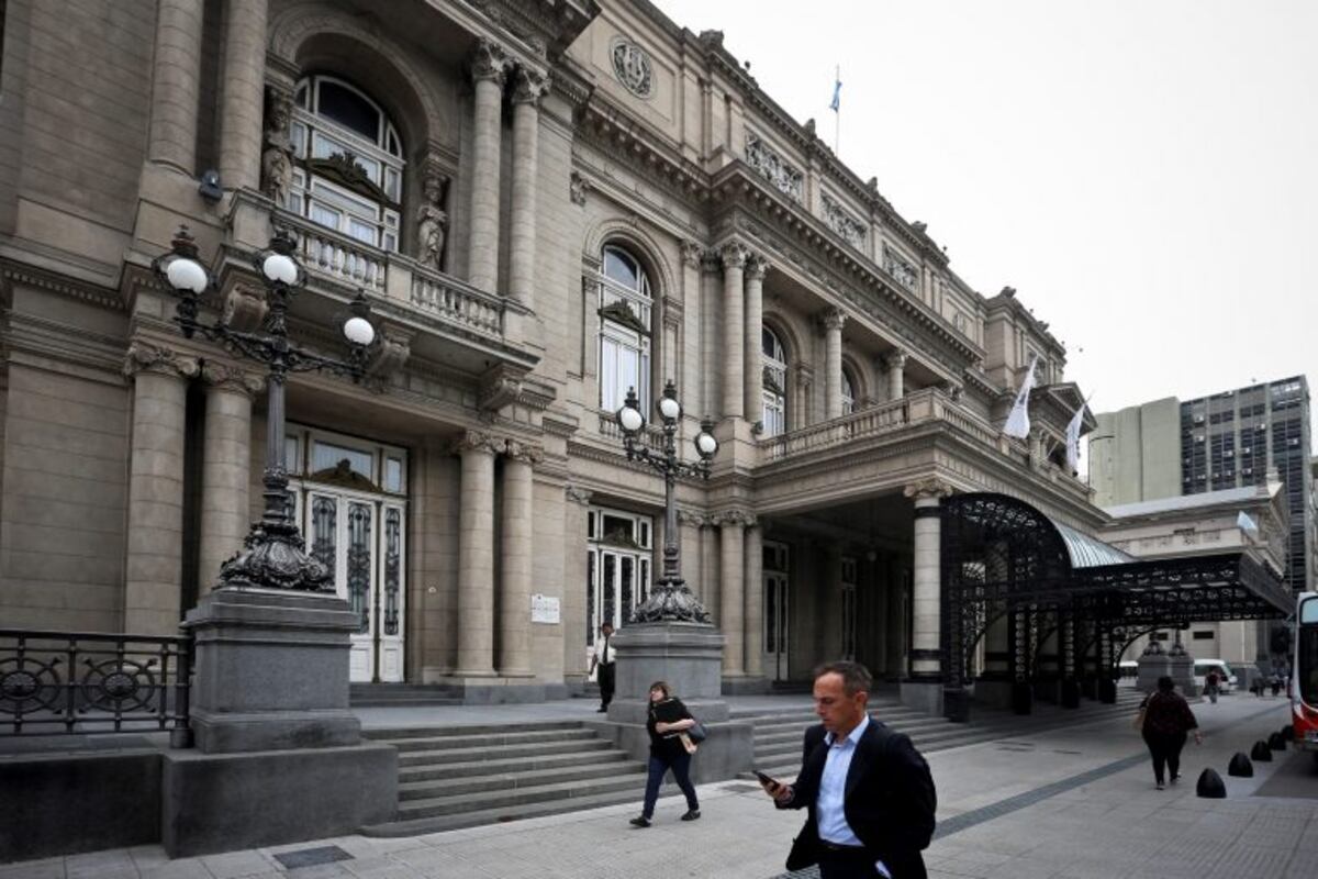 Coronavirus: se suspende la actividad en los teatros Colón y San Martín
