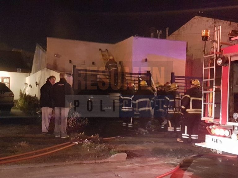 Incendio de una vivienda en construcción en Río Grande (Foto: Resumen Policial)