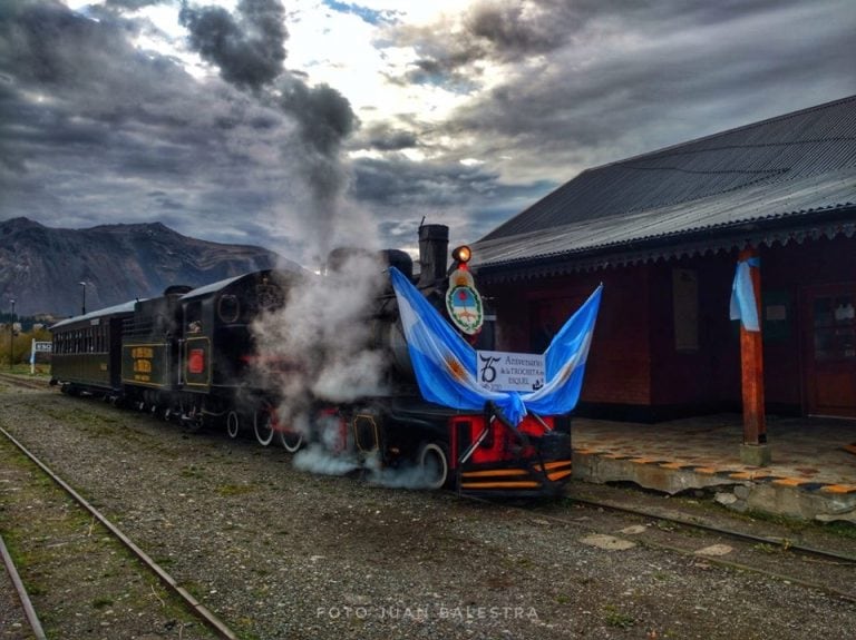 "La trochita" festejando sus 75° aniversario