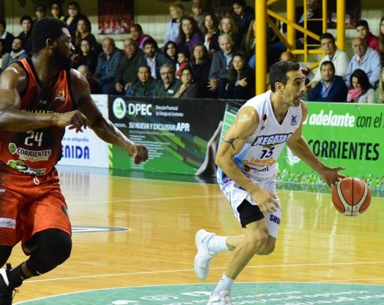 Regatas Corrientes pasó a cuartos de final