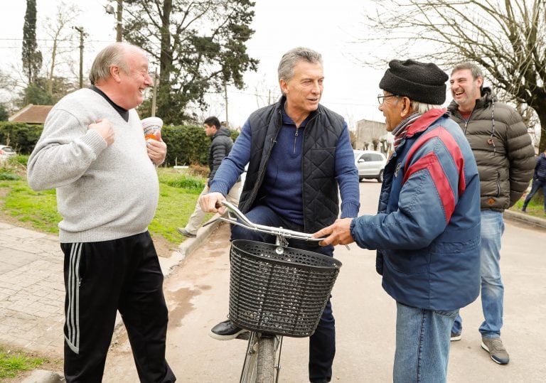 Macri junto a los vecinos