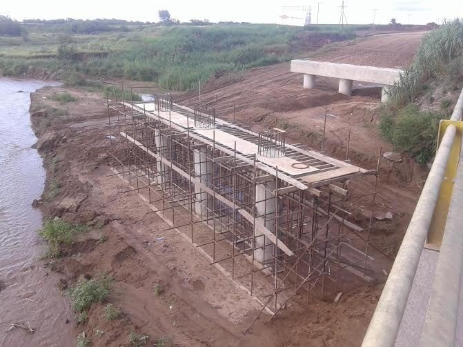 Nuevo Puente en arroyo El gato