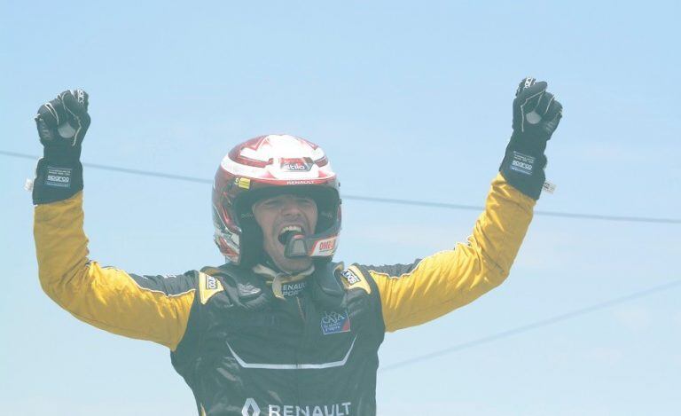 Ardusso desata el festejo como bicampeón. Con cuatro victorias, fue el piloto más ganador en el año.