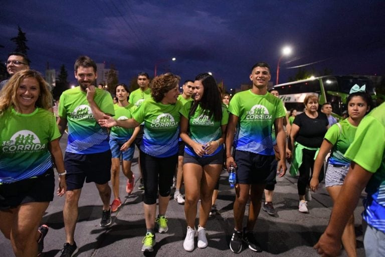 Arabela Carreras participó de la Corrida de Cipolletti, en su edición número 35 (web).