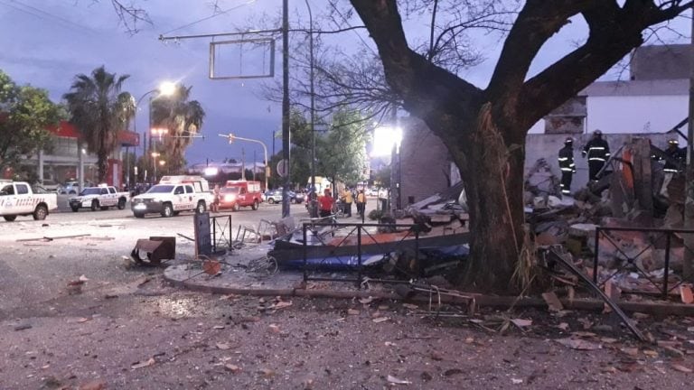 Galería de fotos explosión de una pizzería en avenida Fuerza Aérea al 1.800.