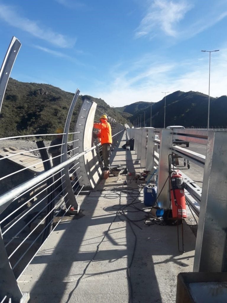 Nuevo puente sobre el San Roque.