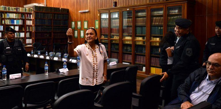 La dirigente Milagro Sala habló por casi diez minutos dirigiéndose a los periodistas, en la sala de audiencias, cuando el Tribunal pasó a cuarto intermedio.