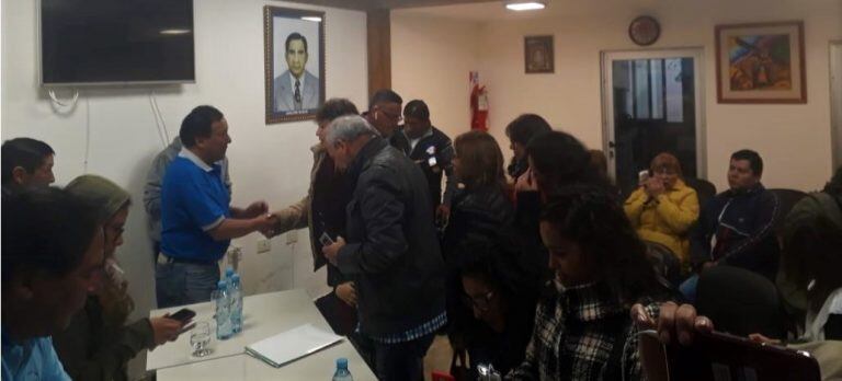 El secretario general de AOMA El Aguilar, Carlos Trejo, recibió las expresiones de apoyo de otros dirigentes sindicales para los trabajadores mineros.