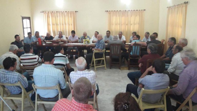 Eladio "Fito" Gómez fue elegido como presidente de la Asociación de Consorcios Camineros del Chaco, durante la asamblea convocada por la Dirección de Vialidad Provincial en la sede de la Asociación de Consorcios Camineros de Sáenz Peña.