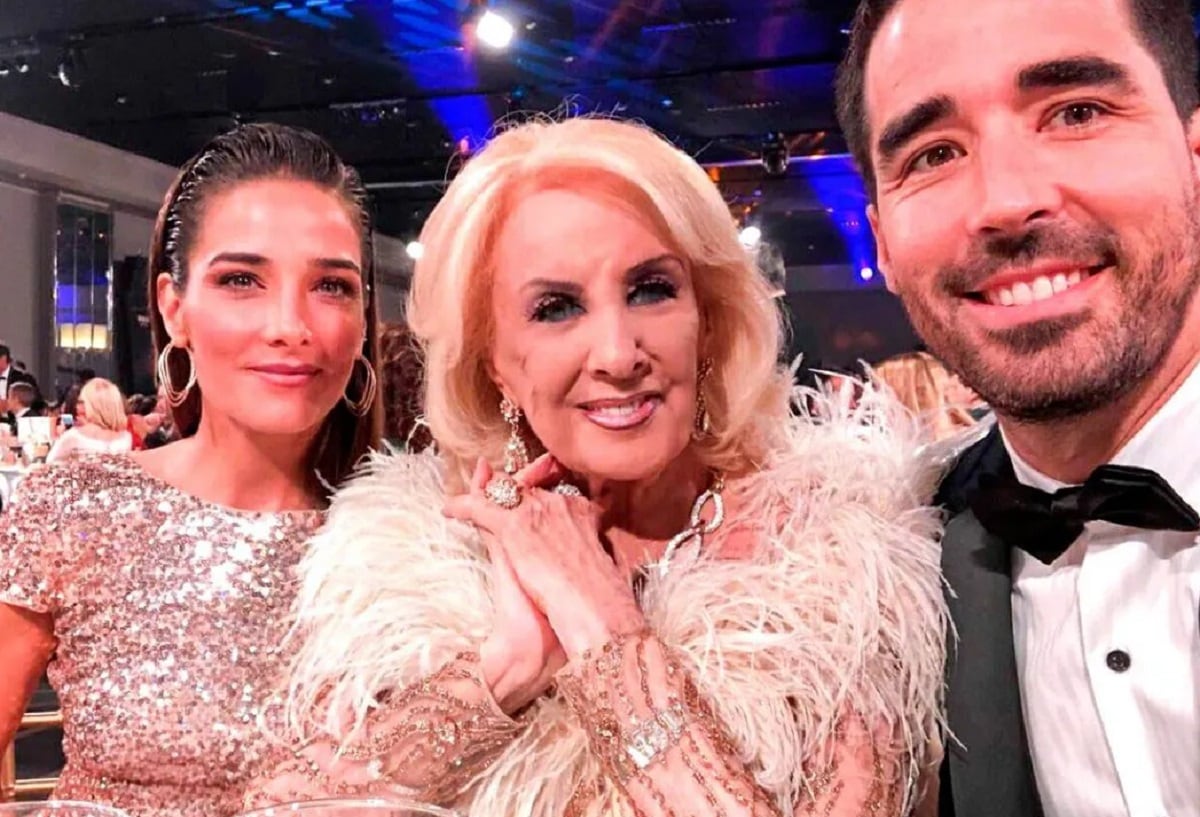 Mirtha Legrand junto a sus nietos Juana y Nacho Viale