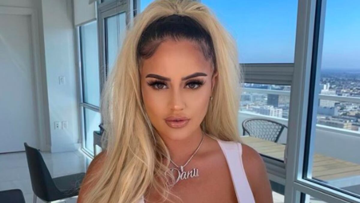 Una influencer gastó más de 7 mil euros para tener los glúteos perfectos pero se los “arruinaron”