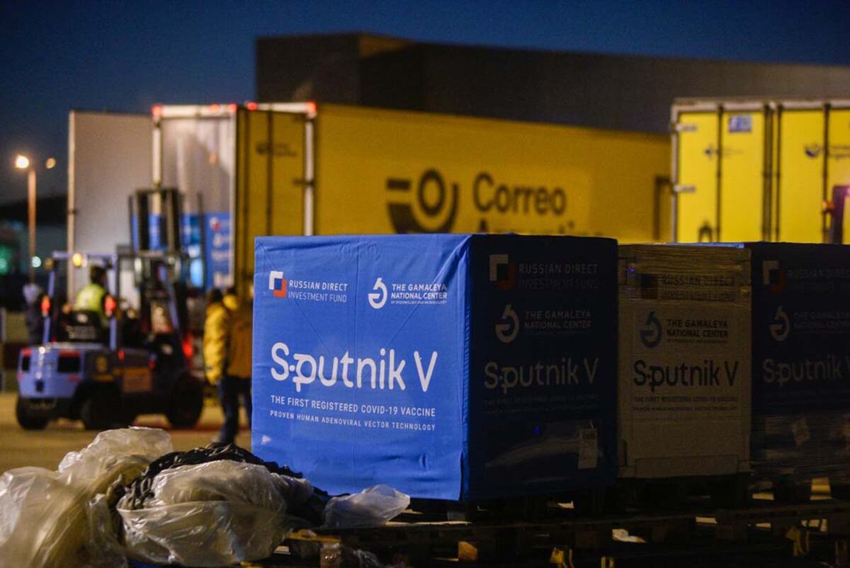 La vacuna Sputnik V es “la más eficaz” contra la variante Delta del coronavirus, informó Rusia