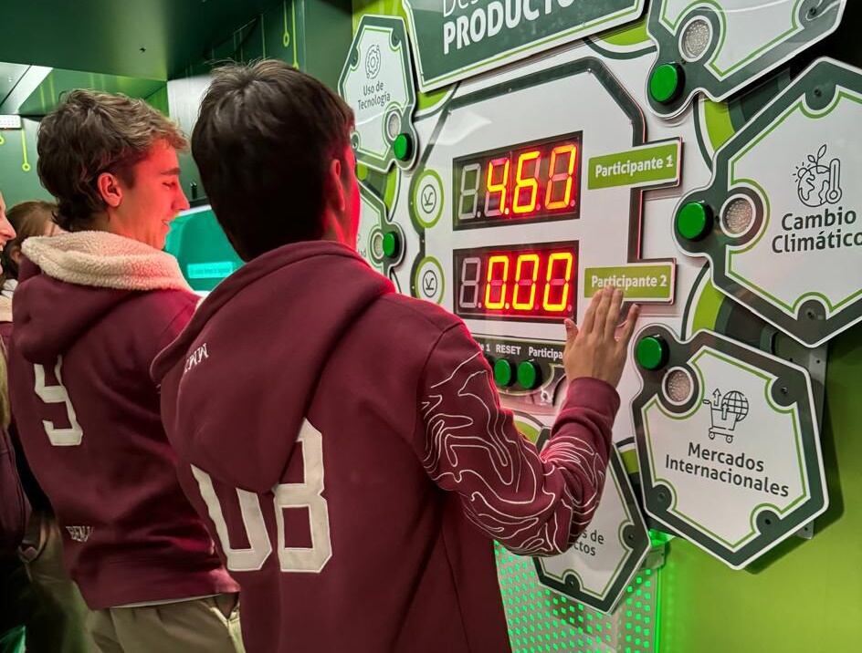 La Escuela Agropecuaria de Tres Arroyos recibió al museo interactivo de Larti Innova