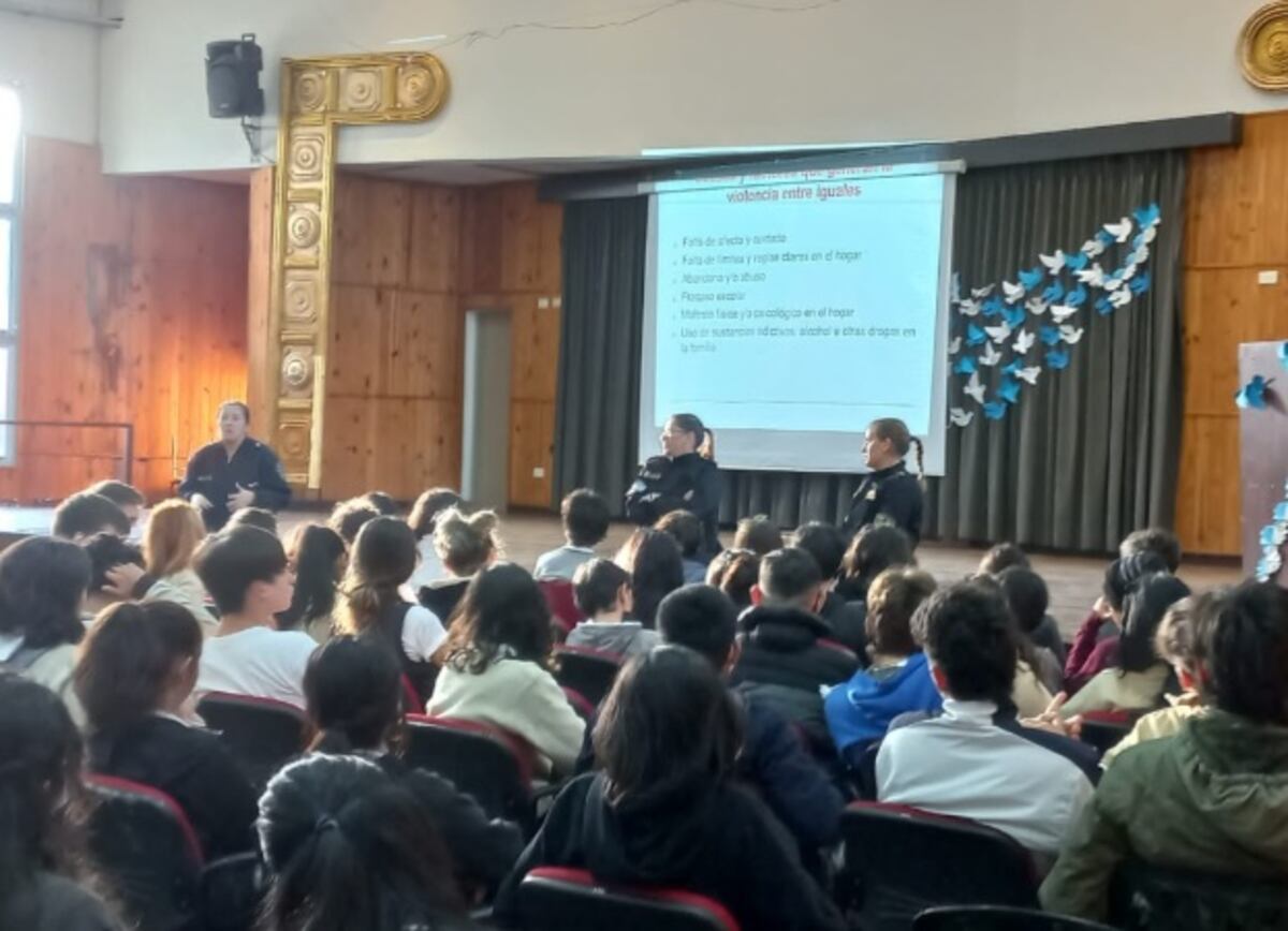 Dictaron charla informativa en el ITEC de Puerto Iguazú