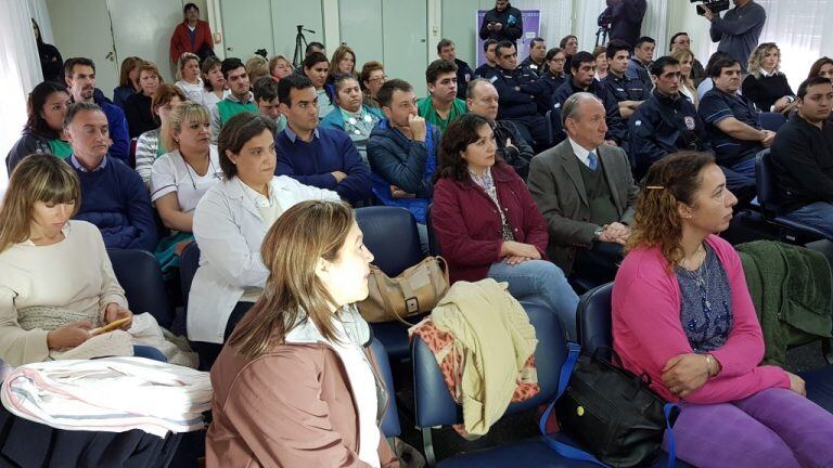 Participaron de la capacitación autoridades del Hospital, integrantes del Cuartel de Bomberos, personal de enfermería y médicos del establecimiento (Gobierno de La Pampa)