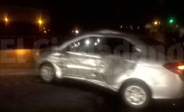 Tres autos chocaron a la salida del puente sobre la Ruta 40, en Luján.