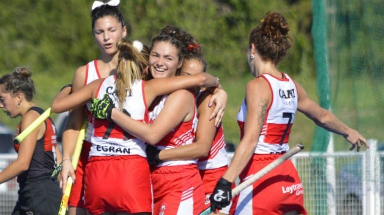 Universitario se coronó campeón del Torneo Regional Damas Rosario Córdoba.