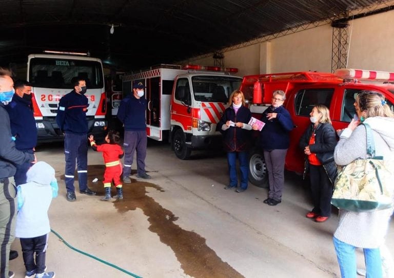 Vecinos donaron más de 140 mil pesos a Bomberos Voluntarios de La Cumbre