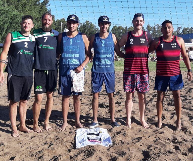 Puntaltenses se destacaron en Encuentro Abierto de Beach Voley