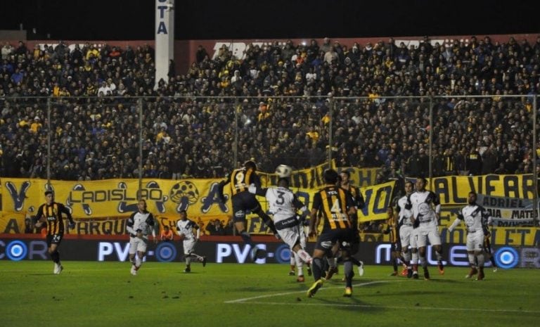 Ruben anotó un gol en el triunfo canalla