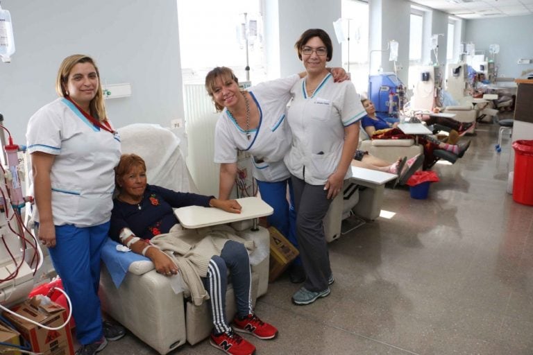 Junto a sus compañeras, trata de forma especial a cada uno de sus pacientes.