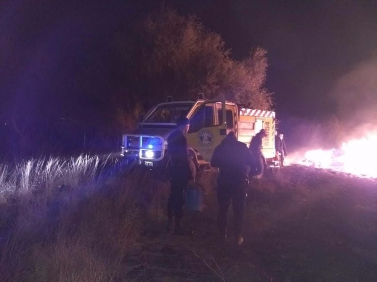 Los Bomberos de San Luis trabajan sin descanso.