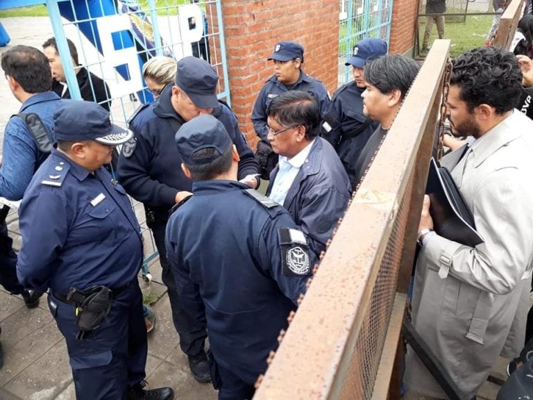 El titular de Adep, al presentarse en las instalaciones del Servicio Penitenciario 2 del barrio Alto Comedero, donde junto a otros dirigentes sociales y sindicales comenzaron a ser juzgados por supuestas contravenciones cometidas durante una manifestación en 2018.