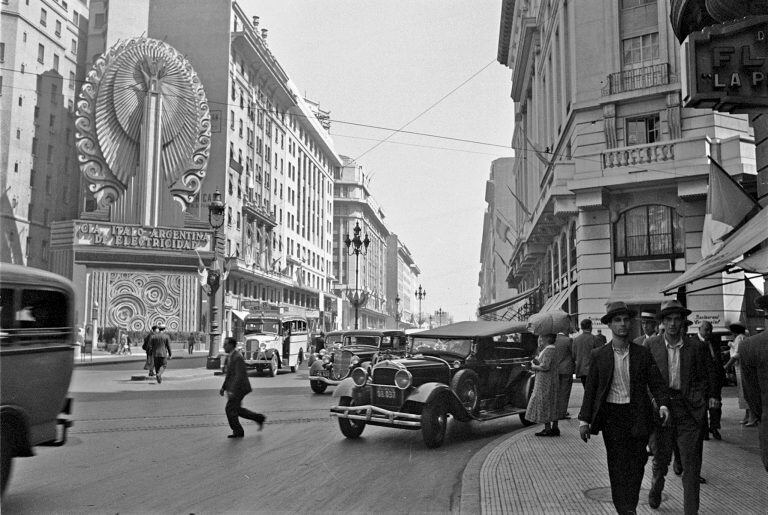 Versión original a blanco y negro (Twitter/@Argentinaacolor)