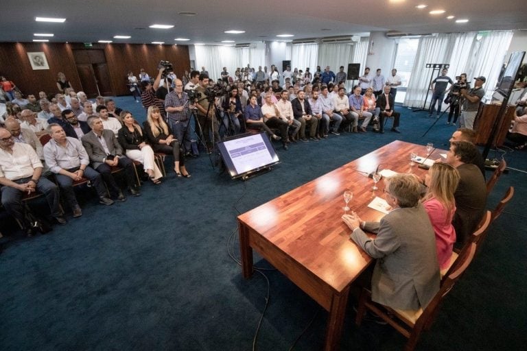 El Plan de obras públicas para el año 2020 incluye prioridades como pavimento, agua potable, energía, vivienda e infraestructura educativa.