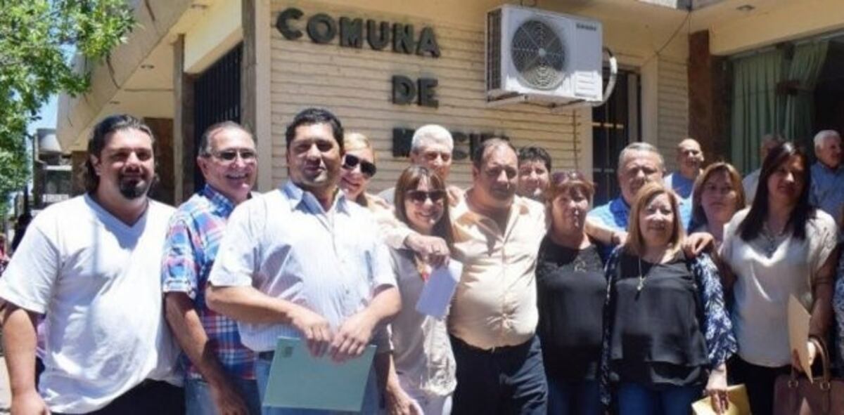 Batalla campal en Maciel: miembros del oficialismo y la oposición terminaron a las piñas