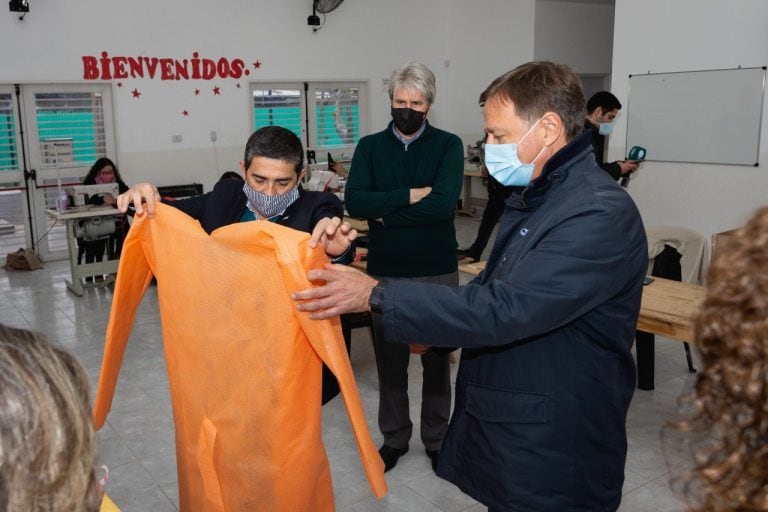 Rodolfo Suárez con el intendente Walther Marcolini en General Alvear.