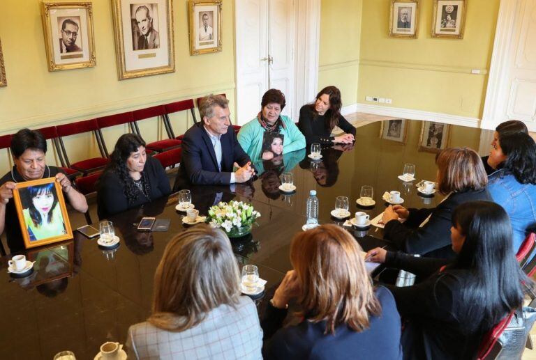 Macri recibi a familiares de víctimas de femicidios