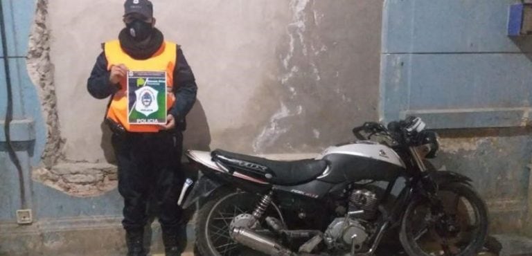 operativos policiales Tres Arroyos -motocicleta recuperada