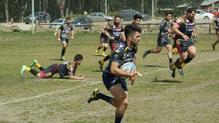 Agustín Faccelo tuvo un ACV y sus amigos crearon un equipo de rugby.