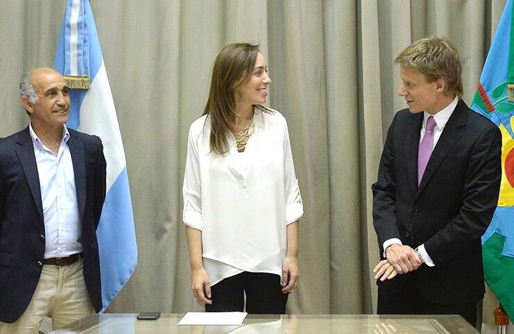 Fossati junto a la gobernadora Vidal