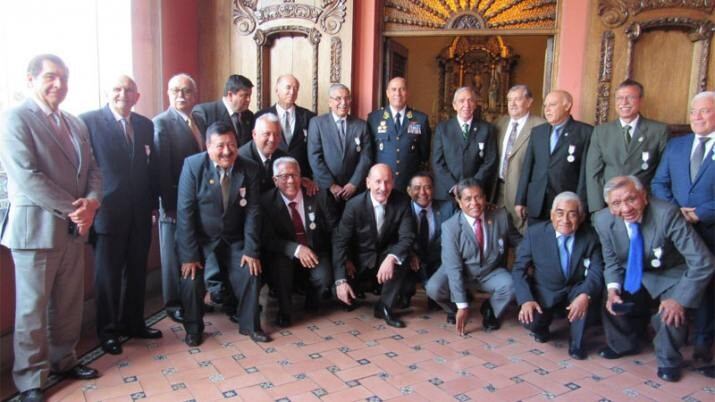 Argentina condecora excombatientes peruanos