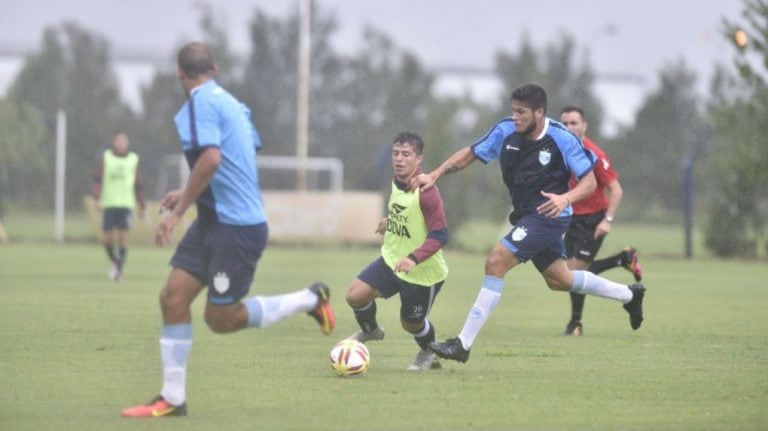 Partido amistoso entre Talleres y  Gimnasia de Concepción del Uruguay.