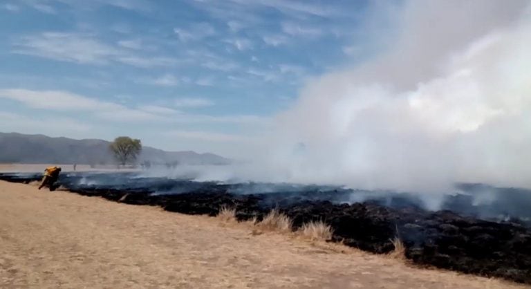 Así iniciaba el fuego en La Cumbre. (Imagen: Facebook Bomberos Voluntarios La Cumbre).