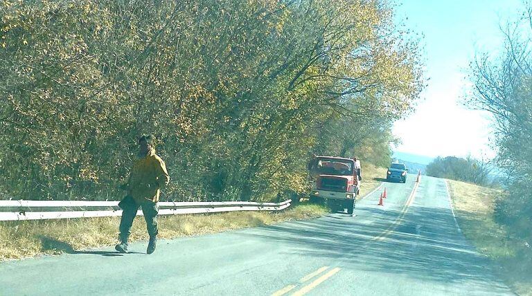 Bomberos retoman el trabajo en la zona.